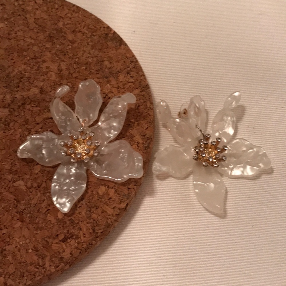 Opaque white Acrylic lily earrings - Picture 2 of 6